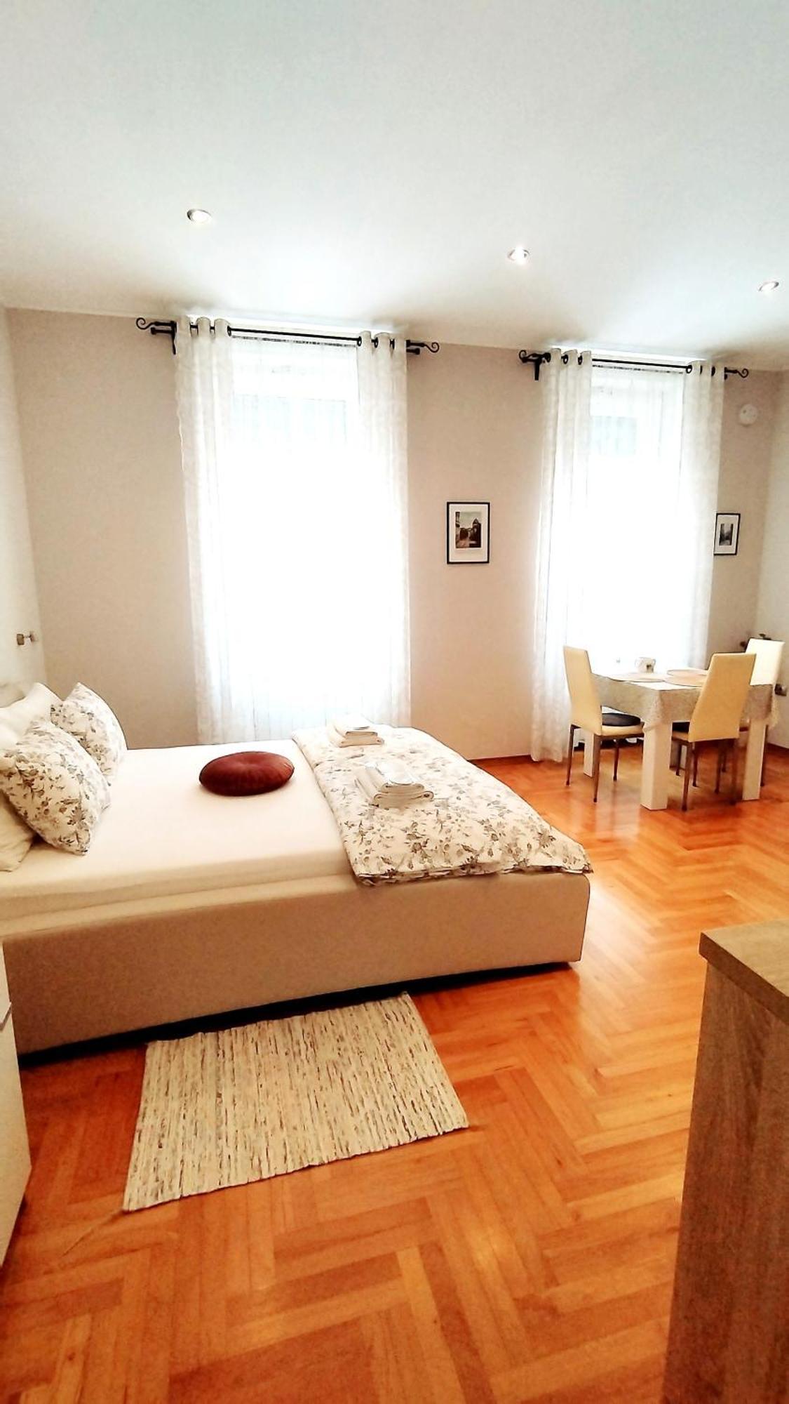 Lavender - City Room With Free Parking Пула Екстер'єр фото