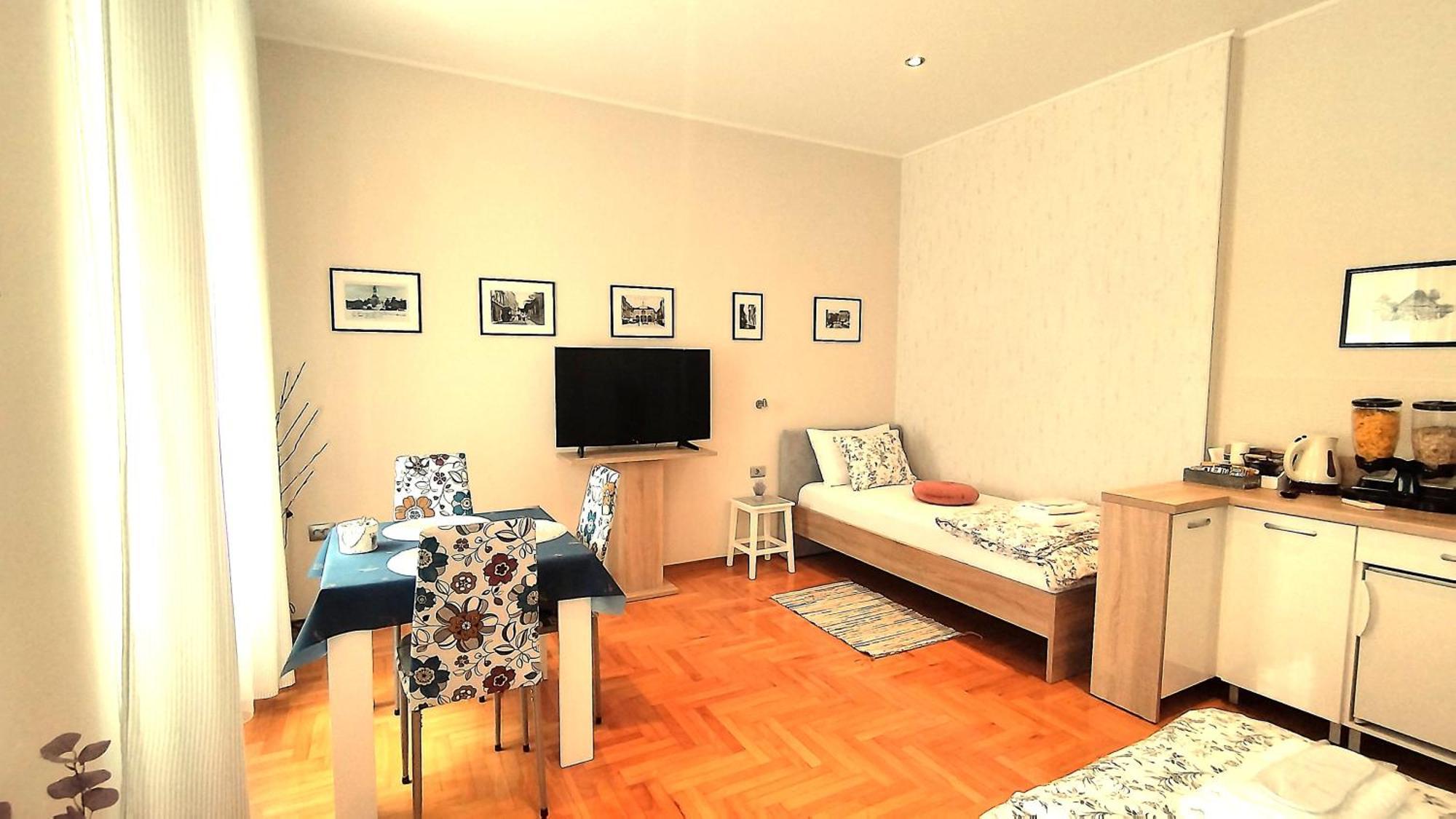 Lavender - City Room With Free Parking Пула Екстер'єр фото