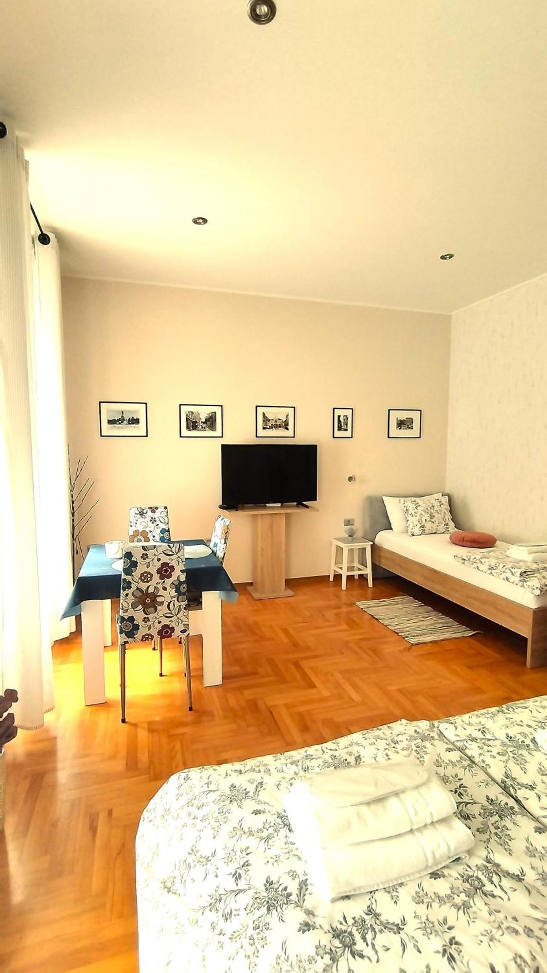Lavender - City Room With Free Parking Пула Екстер'єр фото